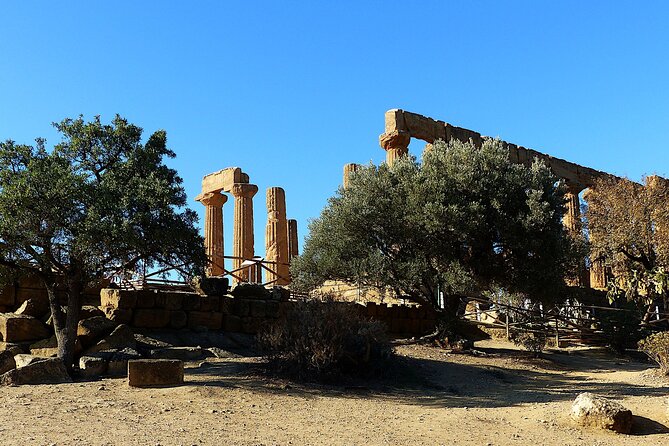 Minivan/Car Tour from Syracuse to Agrigento and Scala dei Turchi - The drive shapes the whole day