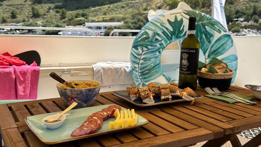 Mondello: 4-Hour Coastal Boat Tour with Aperitif & Swimming - What the boat provides between swims
