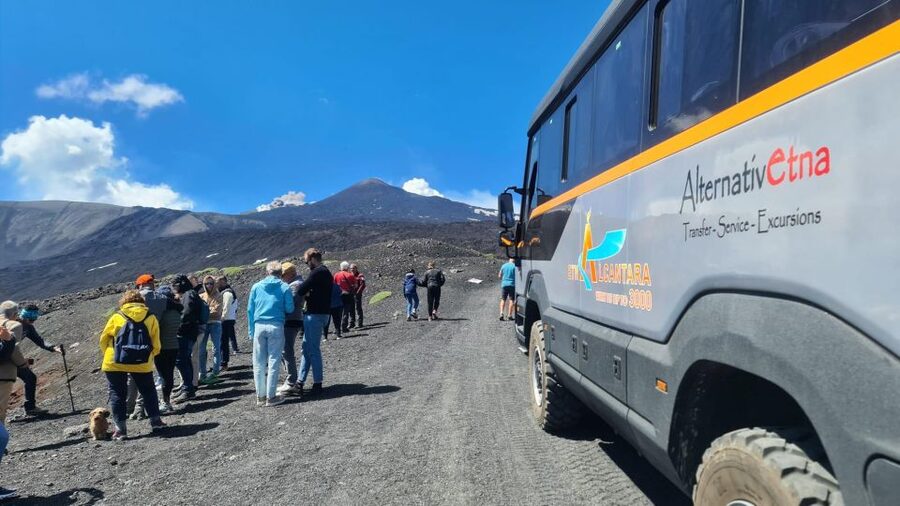 Mount Etna: Ascent to 2800m by 4x4 - The 4x4 ride to Pizzi Deneri