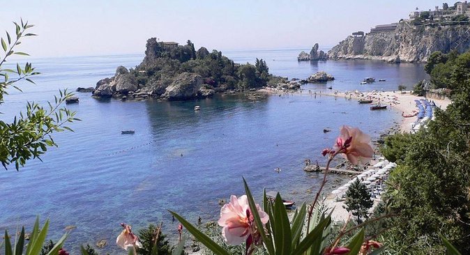 Mount Etna, Lunch in a Winery and Taormina Private Day-Trip from Messina - At a glance