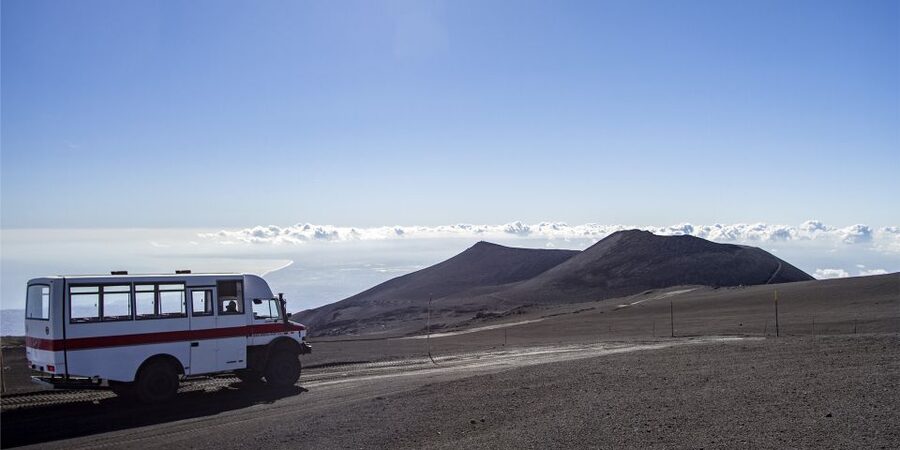 Mount Etna: Roundtrip Cable Car and 4x4 Bus Ticket - Practical ways to make the day better