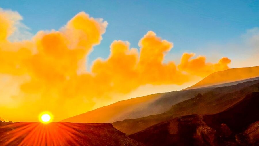 Mount Etna: Trek to 3000m with cable car and jeep - Recent lava from December 1, 2023