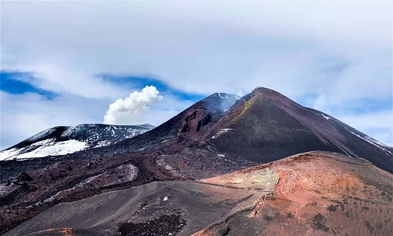Mount Etna: Trek to 3000m with cable car and jeep - The equipment makes a real difference