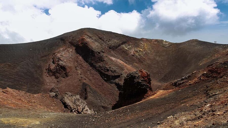 Mount Etna: trek with vintage car, tasting sicilian produtcs - Starting in Cavour Street and heading uphill