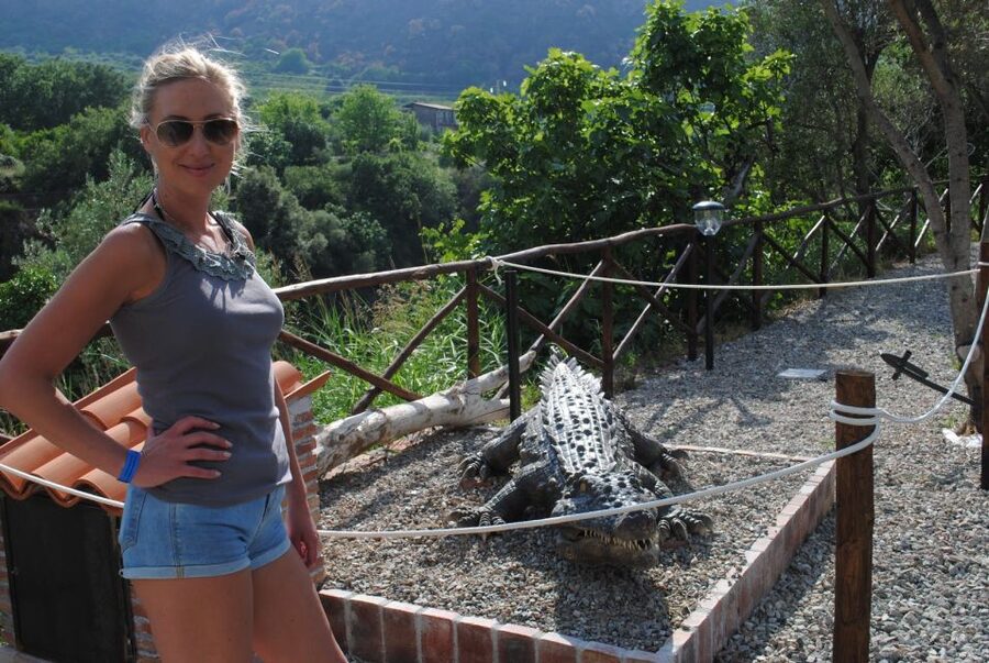 Mt. Etna Private Tour with Food and Wine Tasting - Who should book this experience