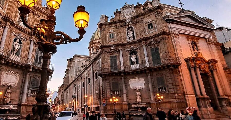 Napoli tour: alla scoperta del centro storico - Coffee, sfogliatella, and advice for the rest of your stay