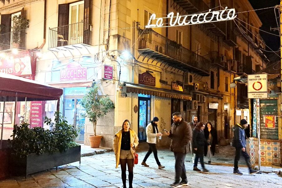 Napoli tour: alla scoperta del centro storico - San Lorenzo and the buried city below your feet