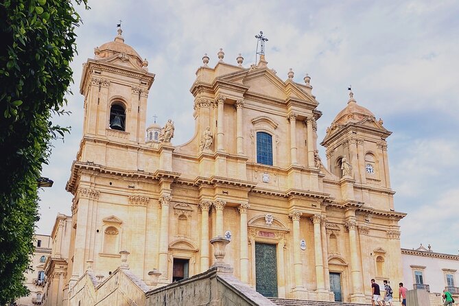 Noto Baroque Masterpieces: small-group tour (max 6 Guests) - San Carlo Borromeo and painted architectural tricks