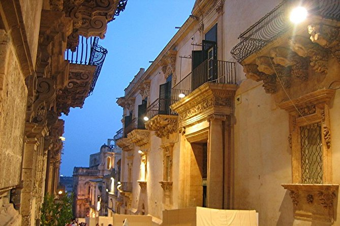 Noto Private Tour from Syracuse with sicilian "Arancino" - Arancino, Cannoli, Coffee, and Gelato