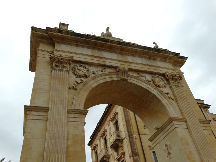 Noto: Sicilian Baroque Architecture Guided Walking Tour - Tina di Lorenzo Theater and the Fountain of Hercules