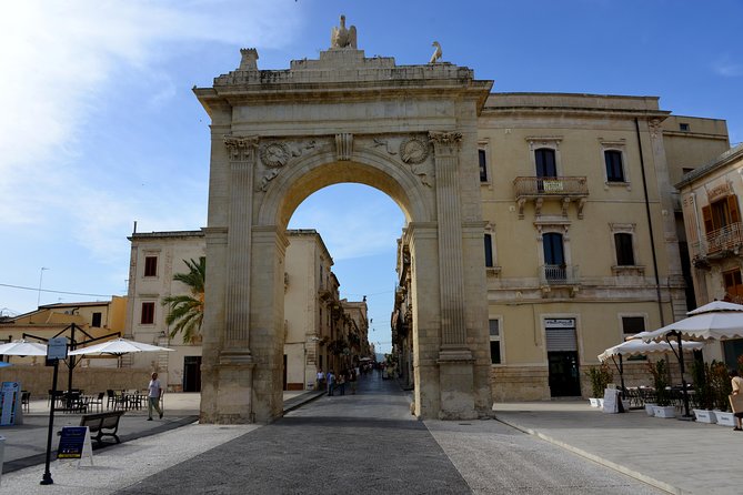Noto Walking Tour - Meeting at Porta Reale at 9:30 am