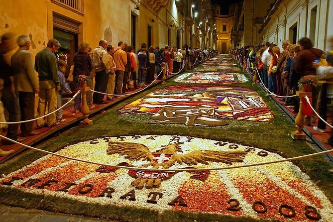 Noto Walking Tour - City hall and the civic side of Noto