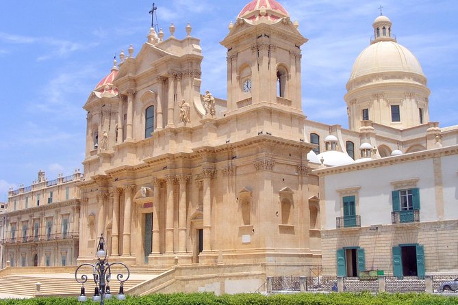 Noto Walking Tour - San Nicolò Cathedral, facade first