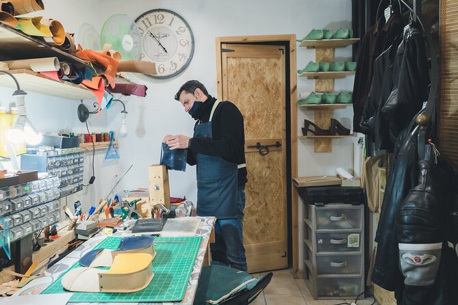 Ortigia Artisan Tour - Ceramicists, painters, galleries, and leather makers