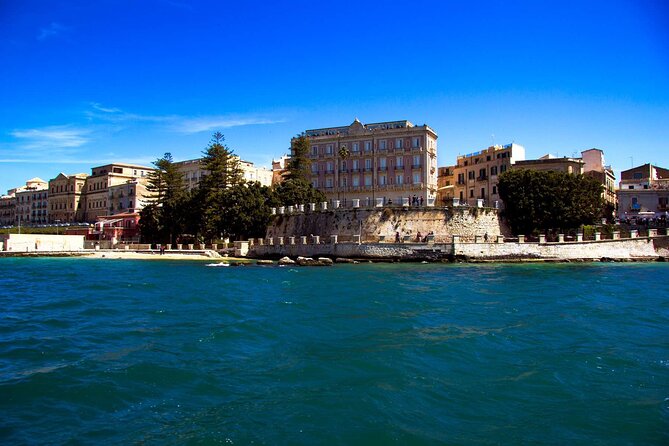 Ortigia by boat - Meeting point advice that can save your departure