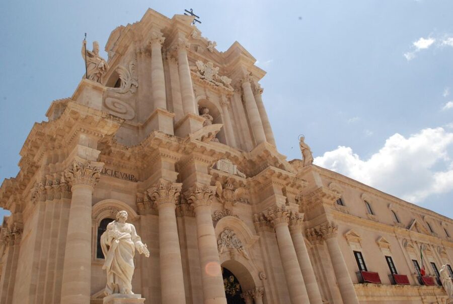 Ortigia guided night tour, Syracuse - Starting at the Temple of Apollo