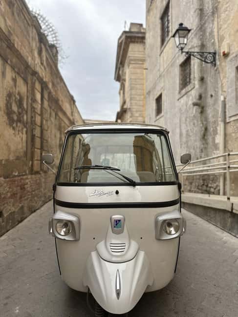 ORTIGIA tour by tuk tuk - ape calessino 1 hour - Arethusa Spring, a five-minute pause