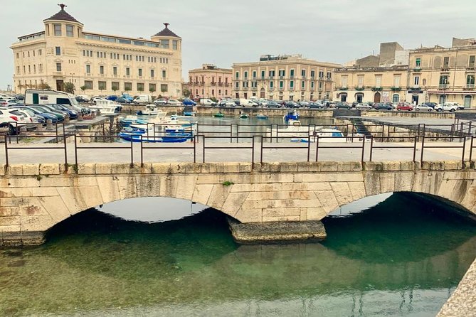 Ortygia (guided tour) - Walking through Ortigia with your own group