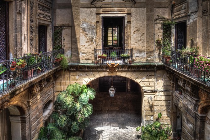Palazzo Conte Federico - The noble floor: rooms with a family story