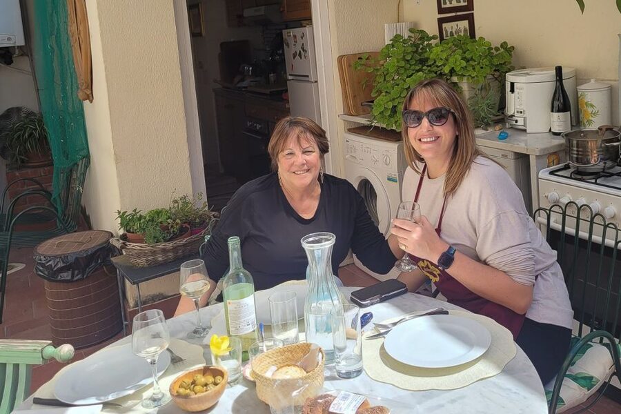 Palermo: 2-Hour Sicilian Cheese and Wine Tasting Tour - Meeting Patrizia in a 16th-century home