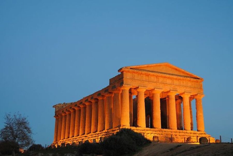 Palermo: Agrigento and the Valley of the Temples Day Tour - The roadside bakery break and the best lunch tip