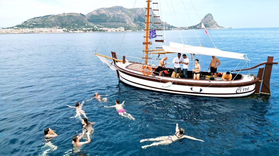 Palermo: boat tour among caves and breathtaking landscapes - Key points at a glance