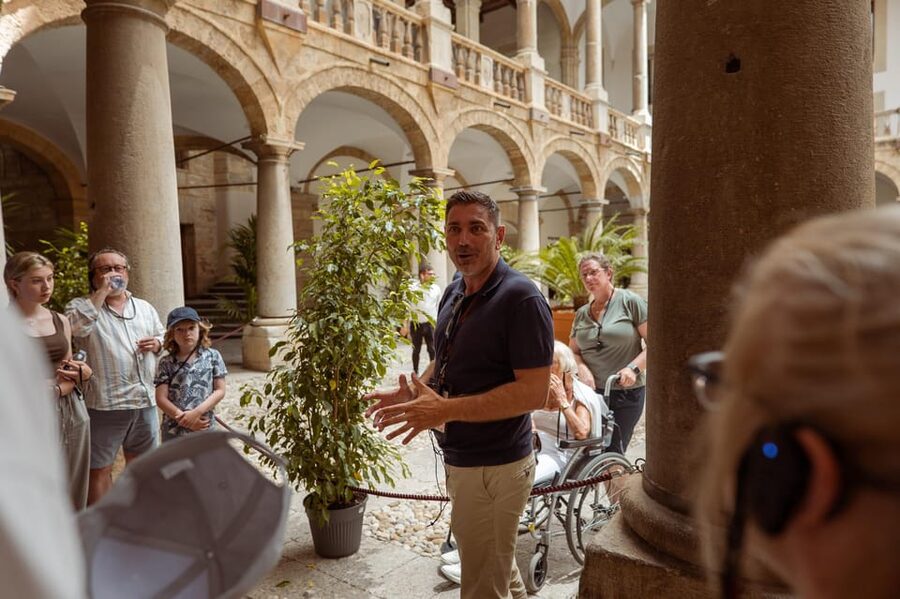 Palermo: City & Palazzo dei Normanni Guided Walking Tour - Meeting the Norman kings at Palazzo dei Normanni
