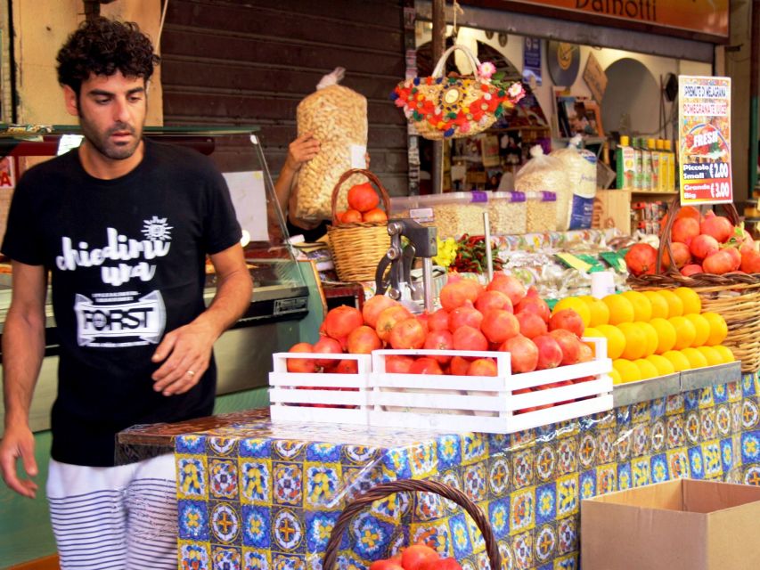 Palermo: City Walking Tour & Street Food Tasting with Drink - How the guiding affects the experience