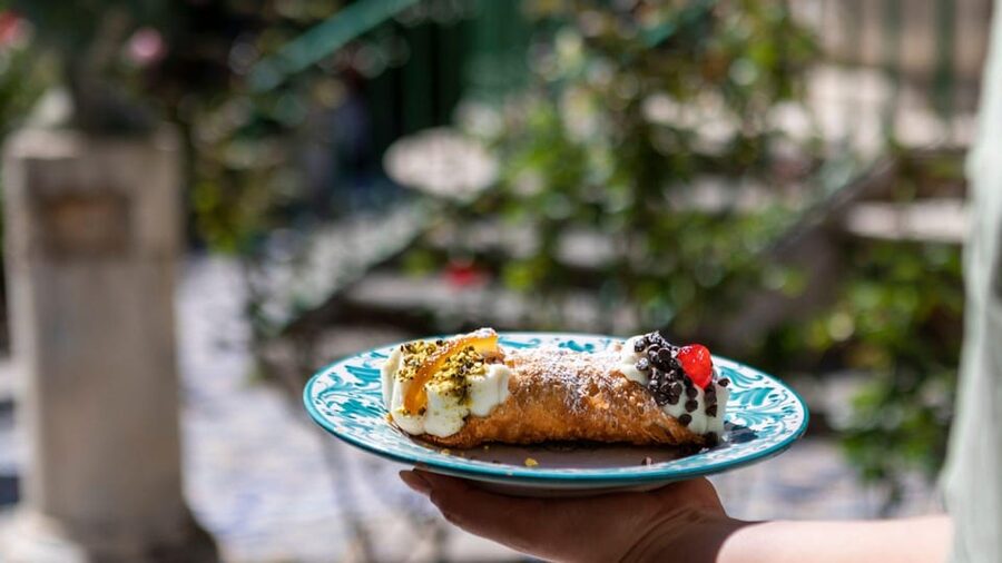 Palermo: custom tour with a local expert - Ballarò Market and the taste of daily Palermo