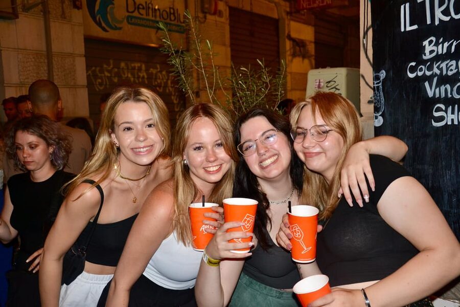 Palermo: Guided Bar Crawl with Shots and Discounts on Drinks - Practical tips for a smoother evening