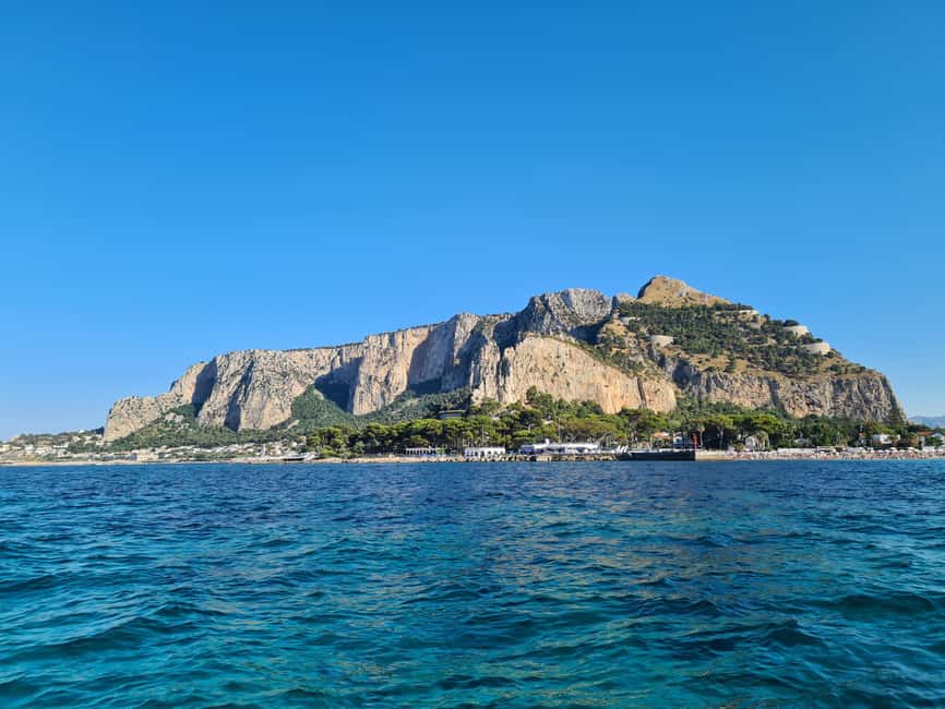 Palermo: HALF-DAY TOUR ON BOAT - How the small group changes the day
