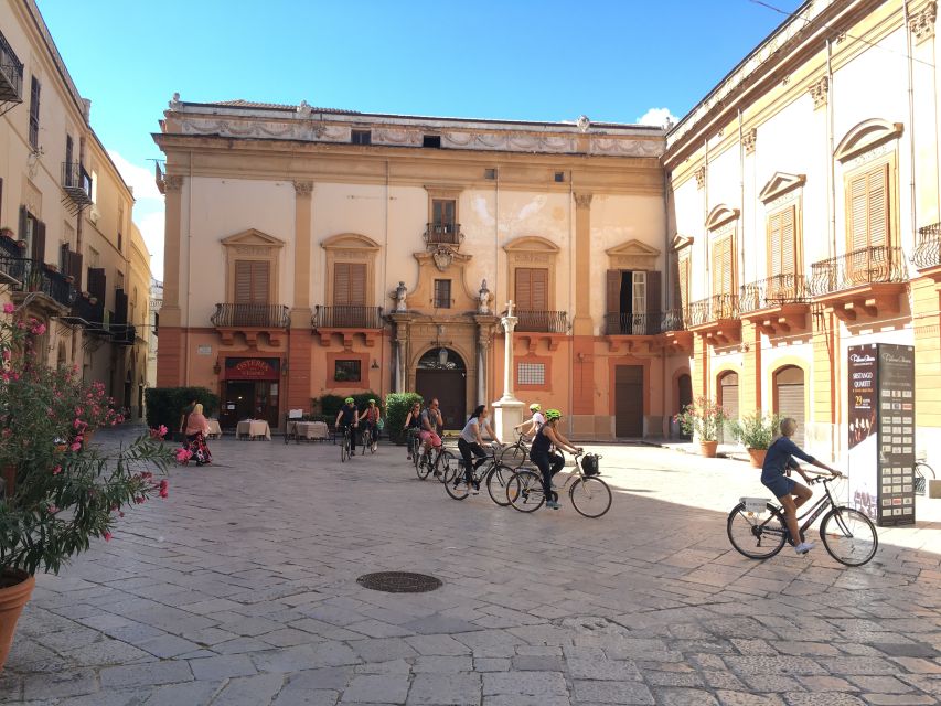 Palermo: Historic Center Guided Bike Tour with Food Tasting - Pretoria Fountain and Palermo’s Baroque Center