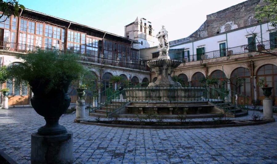 Palermo: Historical Center Walking Tour with Rooftop Views - What the private price really buys you