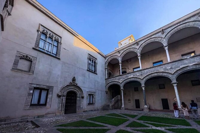 Palermo in 2 hours Main monuments and historic markets - Why this short walk works in Palermo