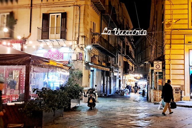 Palermo in 2 hours Main monuments and historic markets - The Cassaro is the route’s historical backbone
