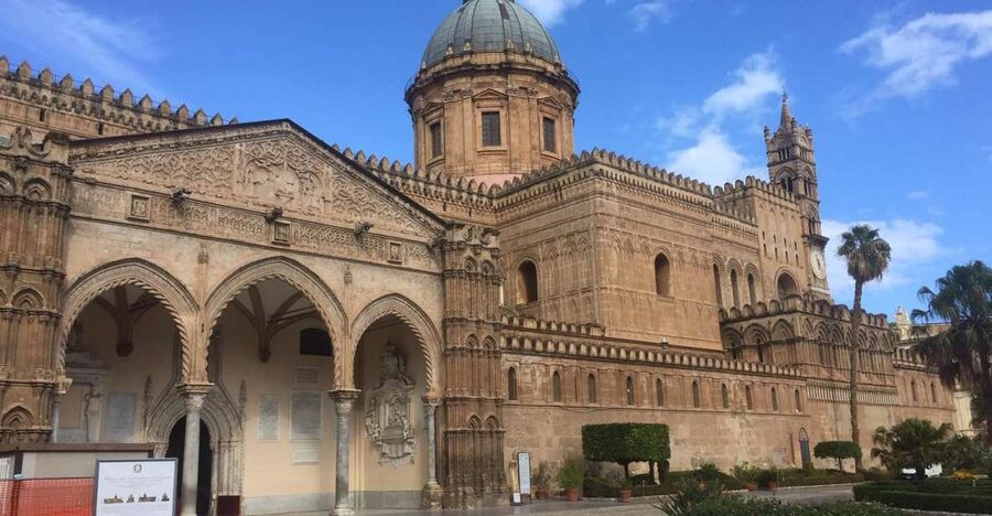 Palermo: Markets and Monuments City Center Walking Tour - Entering Capo through Porta Carini
