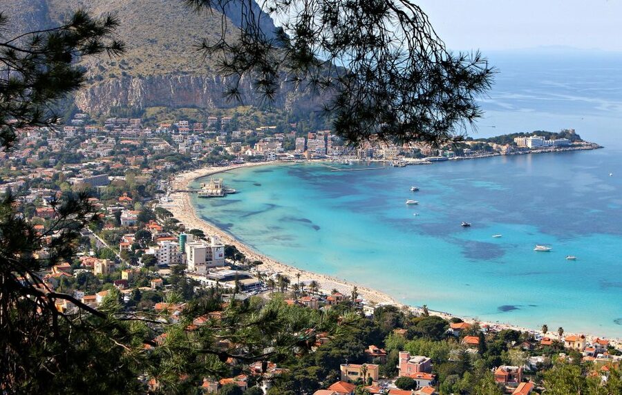 Palermo: Mondello Beach and Caves Boat Tour - Snorkeling with small fish