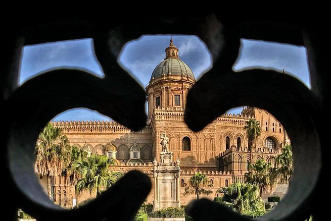 Palermo No Mafia walking tour: discover the Anti-mafia culture in Sicily - Palazzo Pretorio and the city’s political story