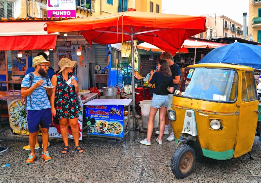 Palermo Sicilian Street Food Tour: Small Group with a Local - What the guide adds between food stops