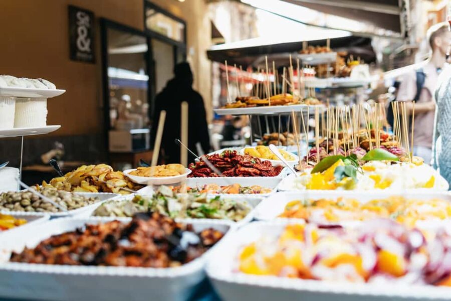 Palermo: Street Food and History Walking Tour - Capo Market: the heart of the tasting route