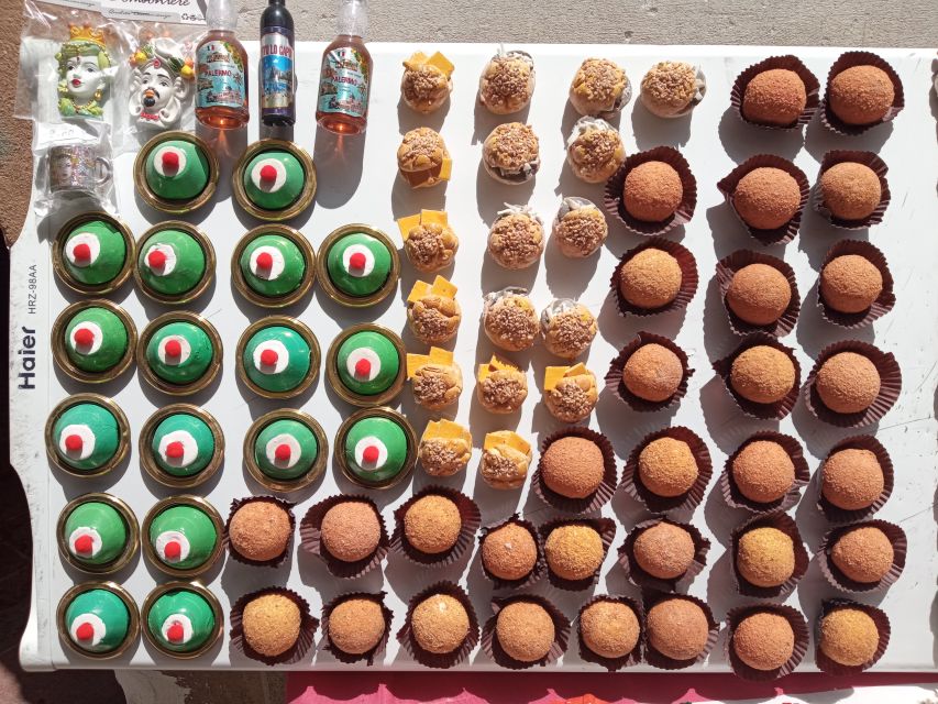 Palermo: Street Food Tour in Ballarò and Vucciria Markets - Walking through Palermo’s old alleys