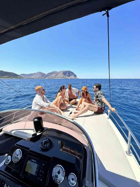 Palermo : Tour condiviso in barca con Aperitivo e Snorkeling - Grotta della Regina and the first coastal views