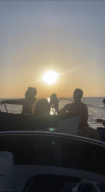 Palermo : Tour condiviso in barca con Aperitivo e Snorkeling - The cave swim at Grotta dell’Olio