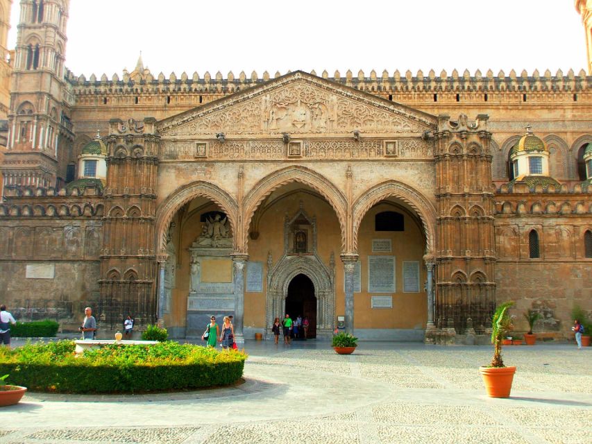 Palermo Tour: Magnificent Mixture Of Architectural Styles - Teatro Massimo and the scale of Palermo’s ambitions