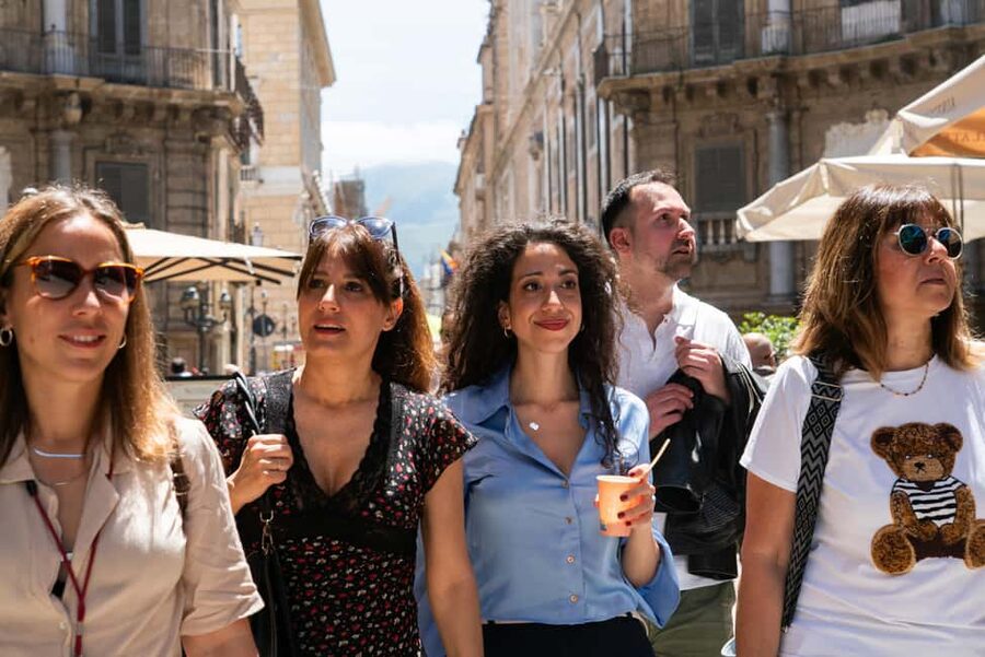 Palermo: Traditional Full Meal Food Tour with a Local - What makes the guides important