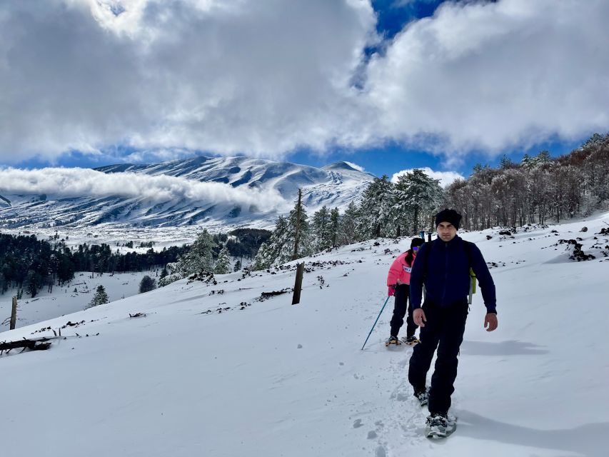 Piano Provenzana: Guided Mt. Etna Snowshoeing Trek - The 10-minute photo stop with the sea below