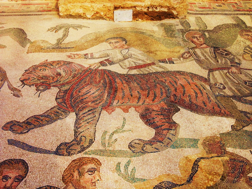 Piazza Armerina: Private Villa Romana del Casale Guided Tour - The thermal baths: start with Roman comfort
