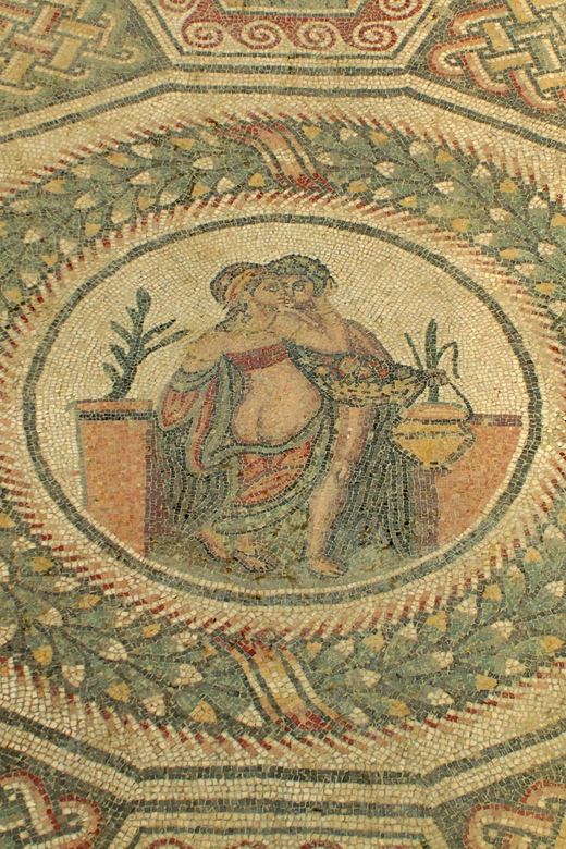 Piazza Armerina: Private Villa Romana del Casale Guided Tour - The private rooms of the domina and dominus