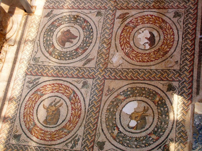 Piazza Armerina: Roman Villa del Casale Mosaics Tour - The Basilica and polished marble floors