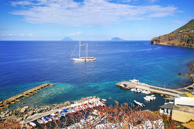 Private and guided tour of Salina: Discovering the Green Island - Why Salina is best understood beyond the harbor